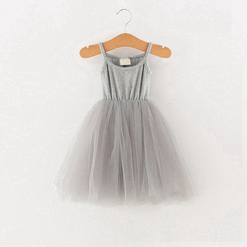 Šaty s tylovou sukní