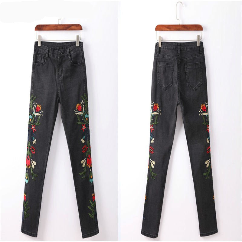 Dámské černé džíny s květinkama
