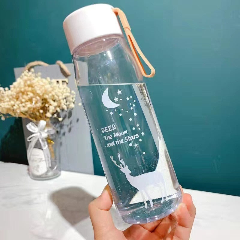 Roztomilá plastová láhev na vodu