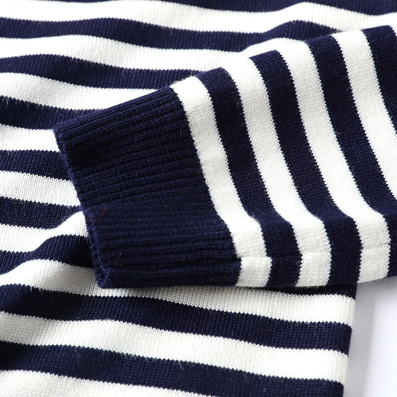 Dámský pletený svetr se vzory (Výprodej)