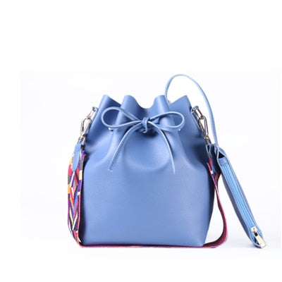 Stylová dámská kabelka s barevným popruhem (Výprodej)