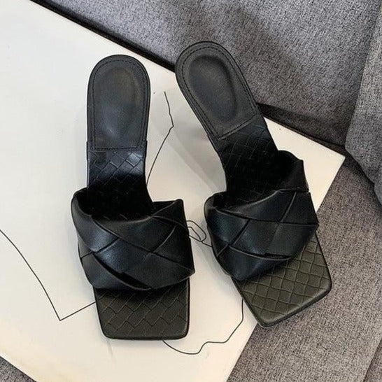 Dámské luxusní sandále na podpatku