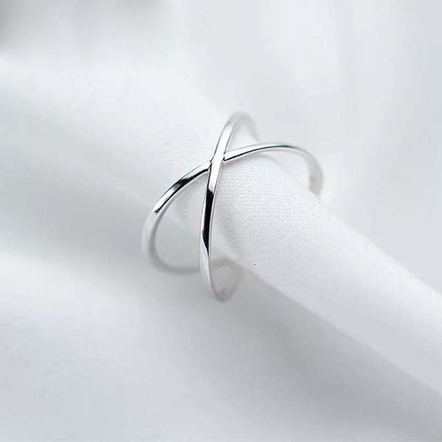 Jednoduchý stříbrný prsten